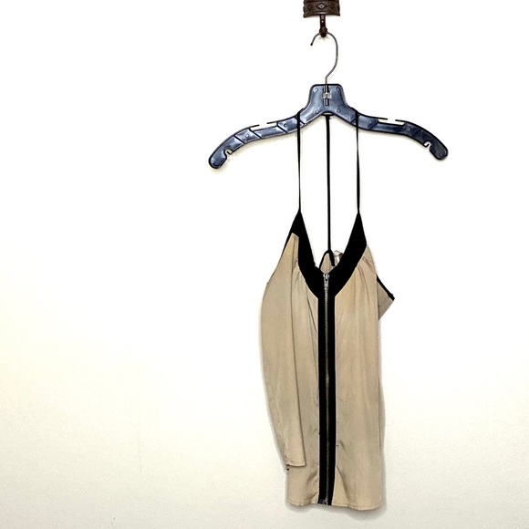 Low back Zipper Tank - Picture 4 of 5